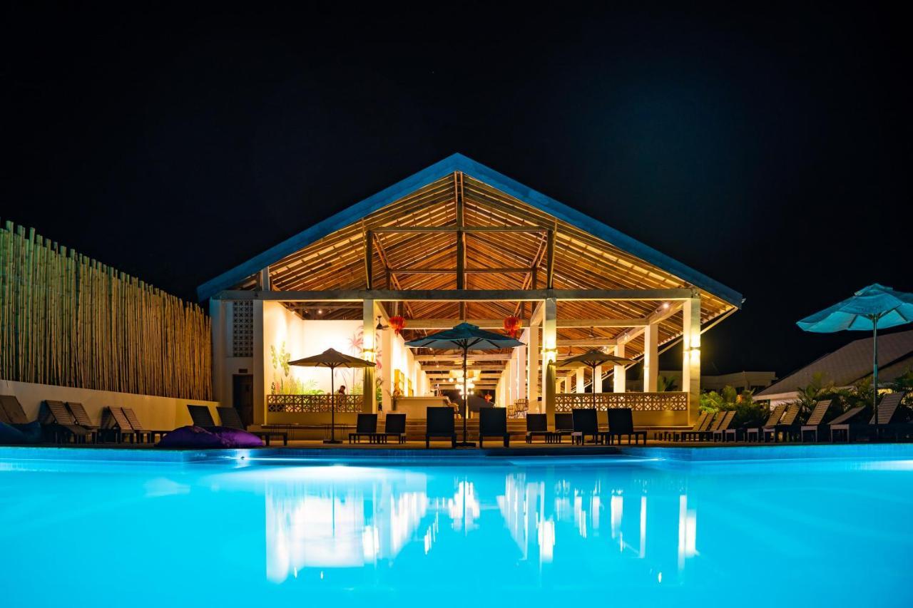 You&Me Resort Pagoda Beach Exterior foto